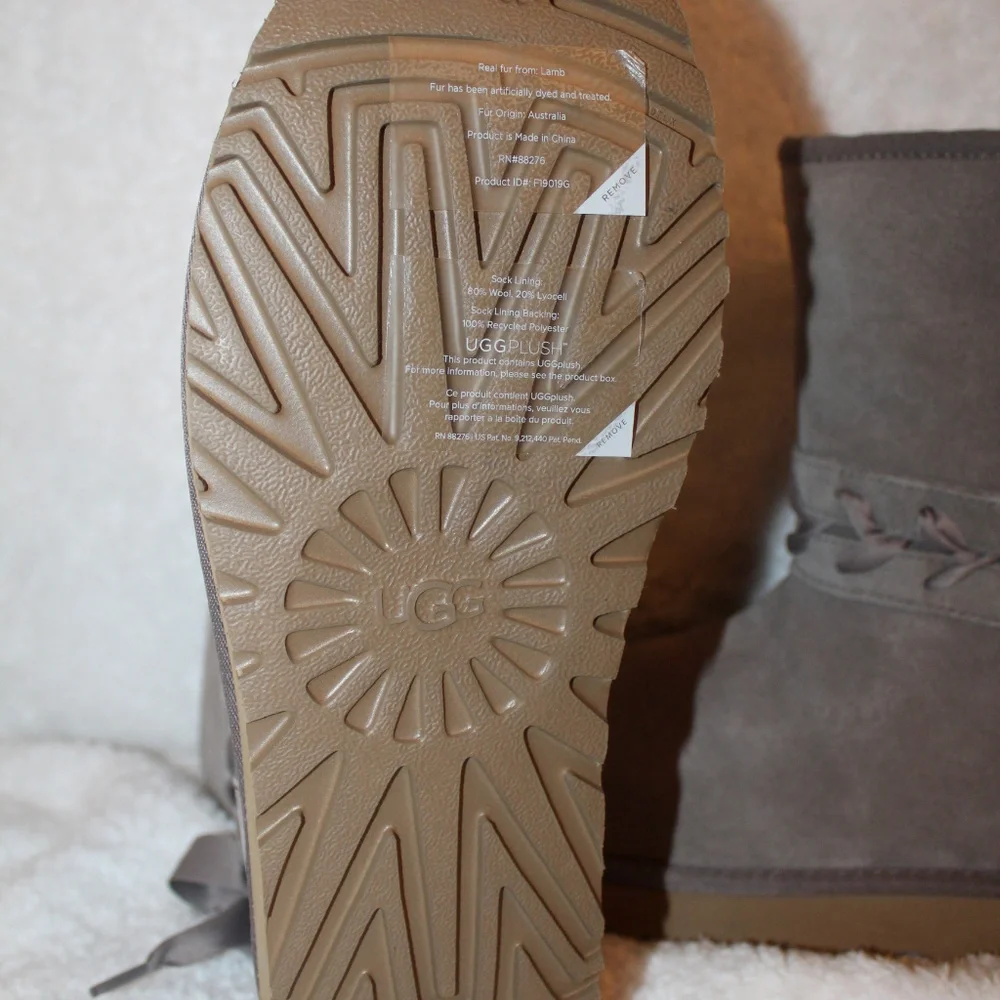 NEW UGG WOMEN'S‎ SUEDE CLASSIC SHORT LACE BOOT GRAY